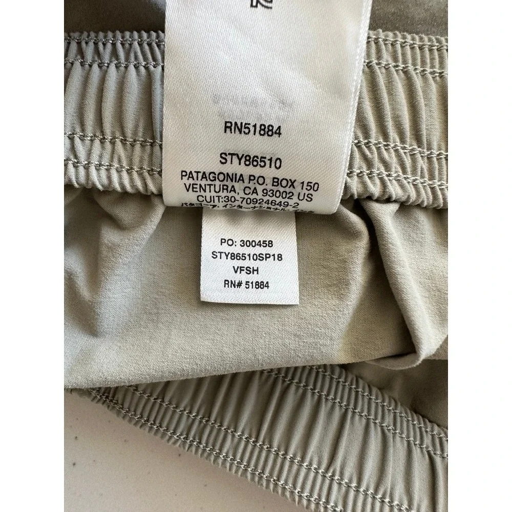 Patagonia Shorts XL 6 Inch Tan Floral Unlined Wavefarer Volley Hike Surf